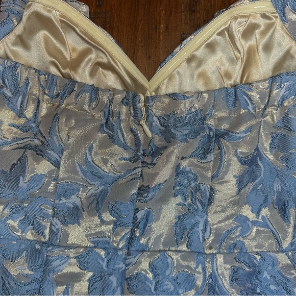 🎄SALE Vici Windsor Floral Shimmer Strapless Midi Dress Blue XS - Picture 9 of 12